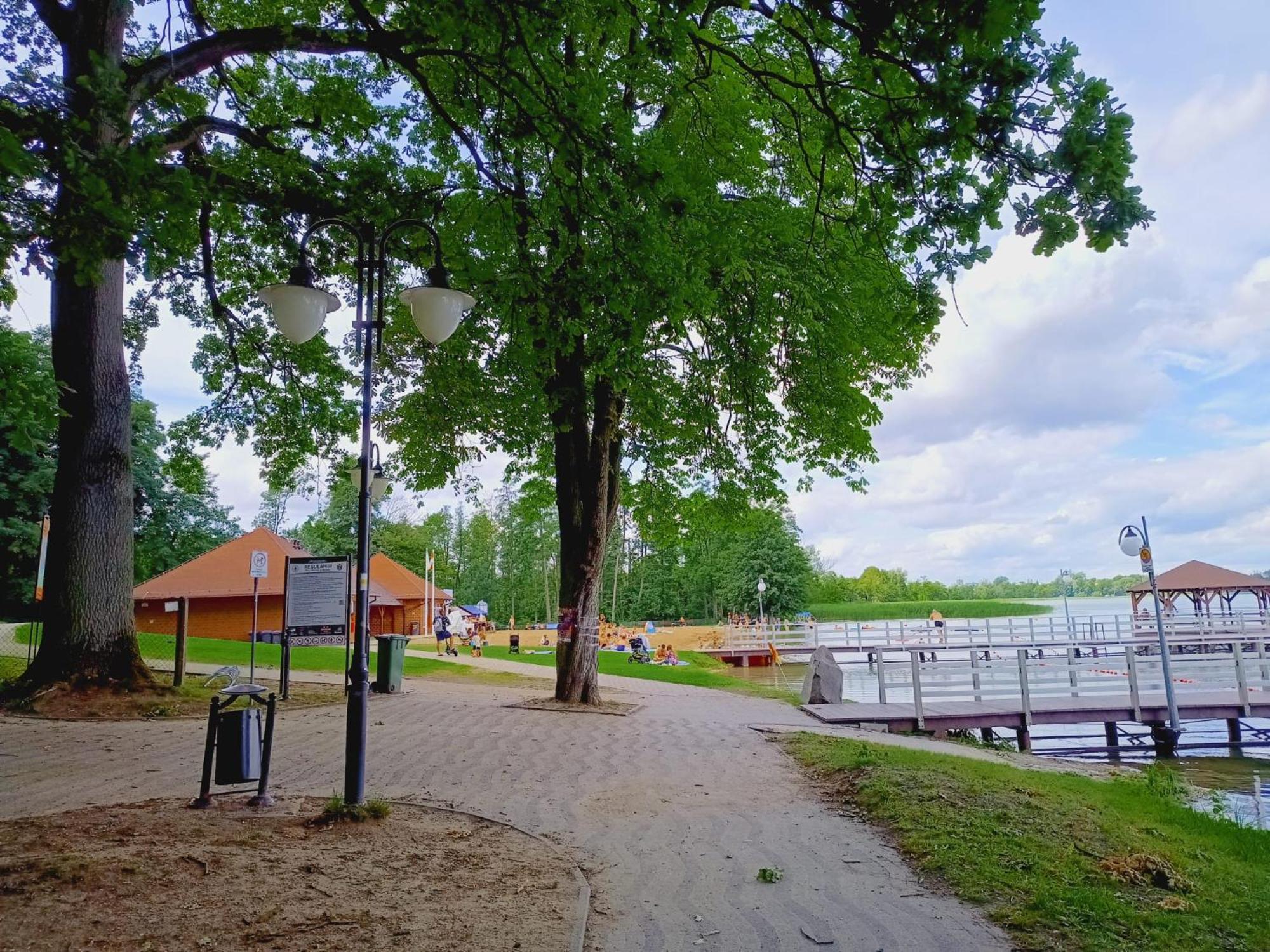 Domki Obok Plazy Hotel Moryn Bagian luar foto