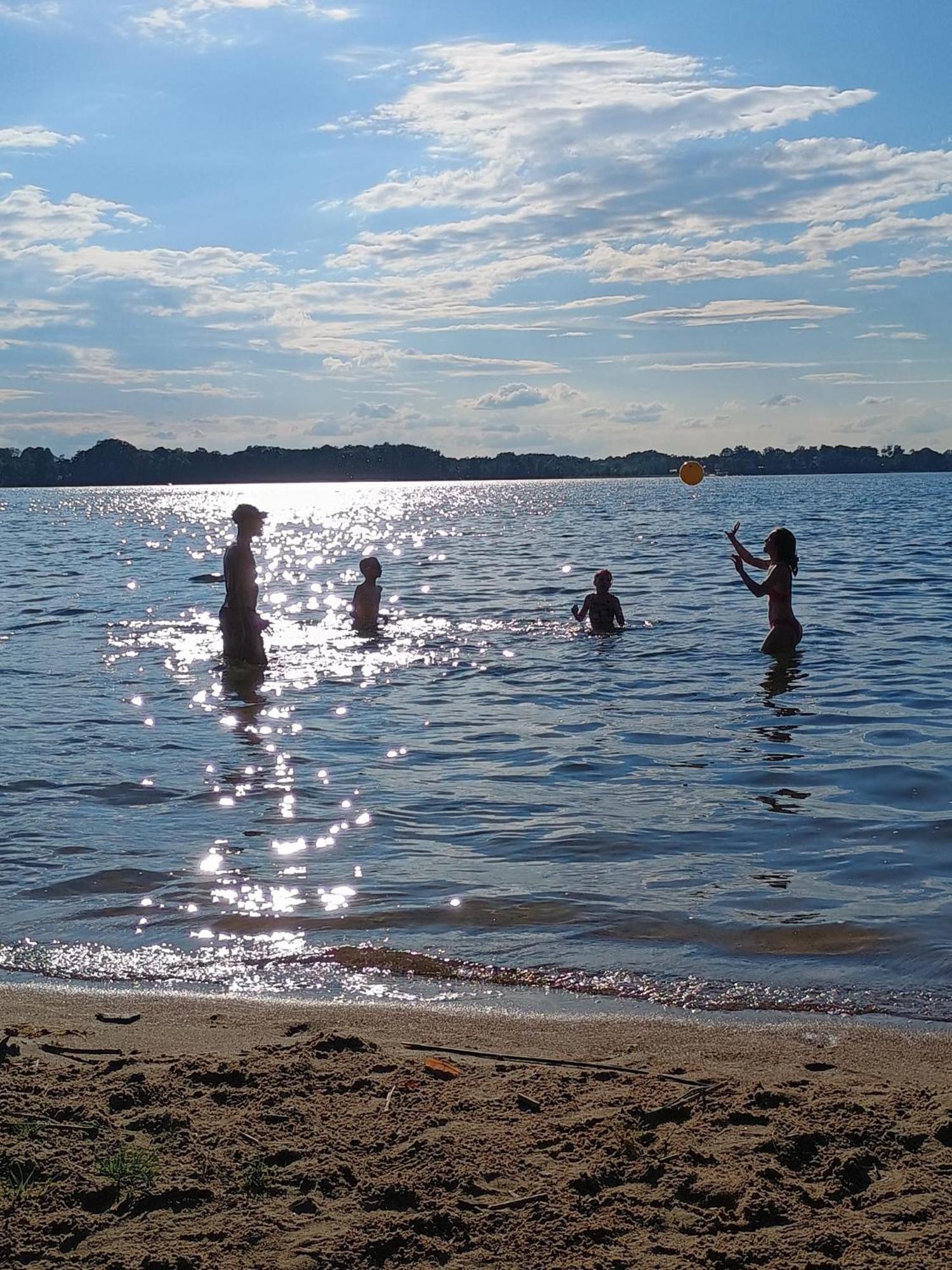 Domki Obok Plazy Hotel Moryn Bagian luar foto